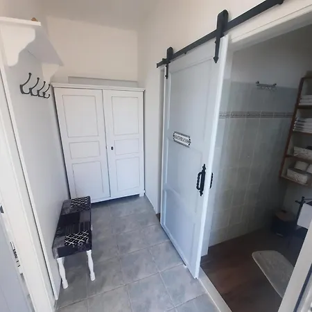 Roza Guest house